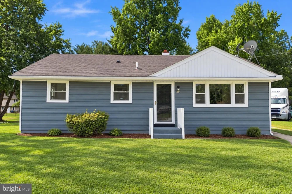 20 DONNA DRIVE Pedricktown, NJ 08067