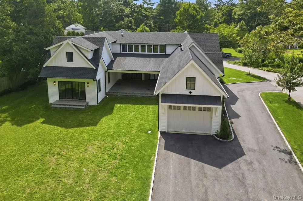 1 Timothy Lane Huntington Station, NY 11746