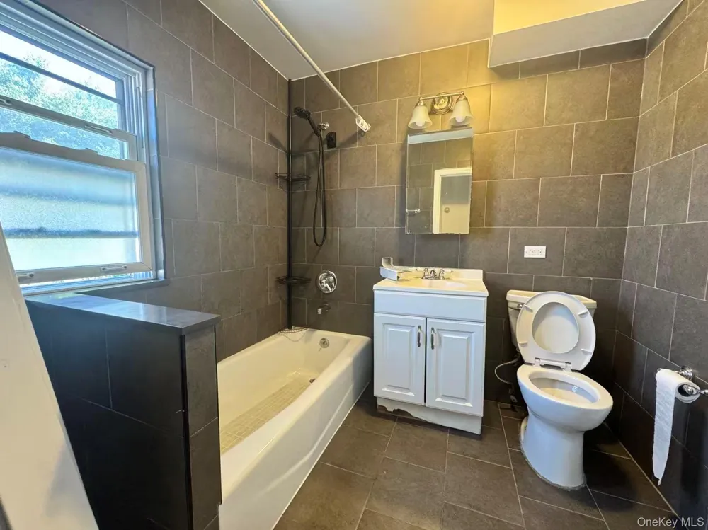 152-11 Roosevelt Avenue Flushing, NY 11354