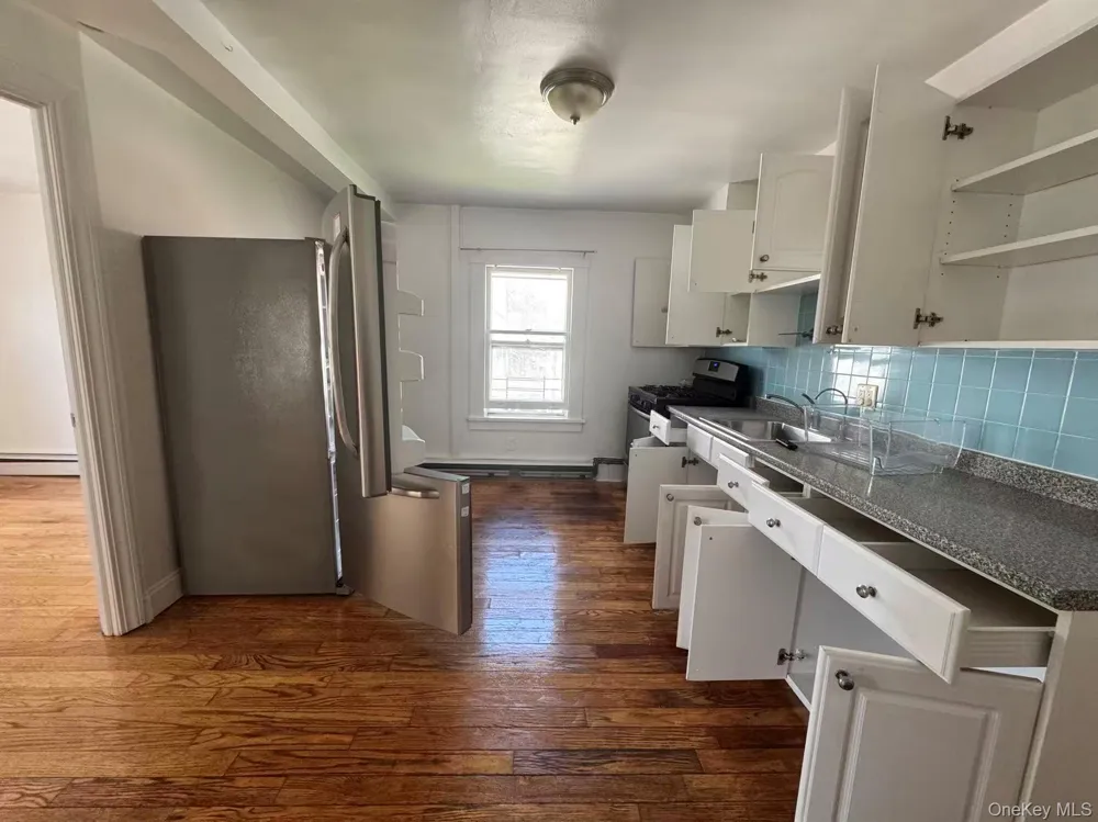 152-11 Roosevelt Avenue Flushing, NY 11354