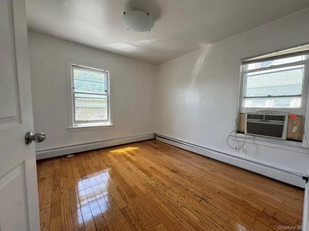 152-11 Roosevelt Avenue Flushing, NY 11354