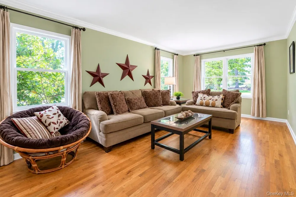 71 Westchester Drive Rocky Point, NY 11778