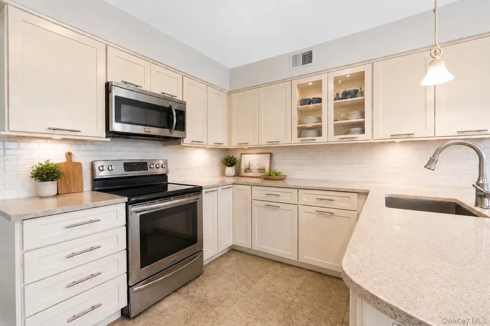 71 Westchester Drive Rocky Point, NY 11778