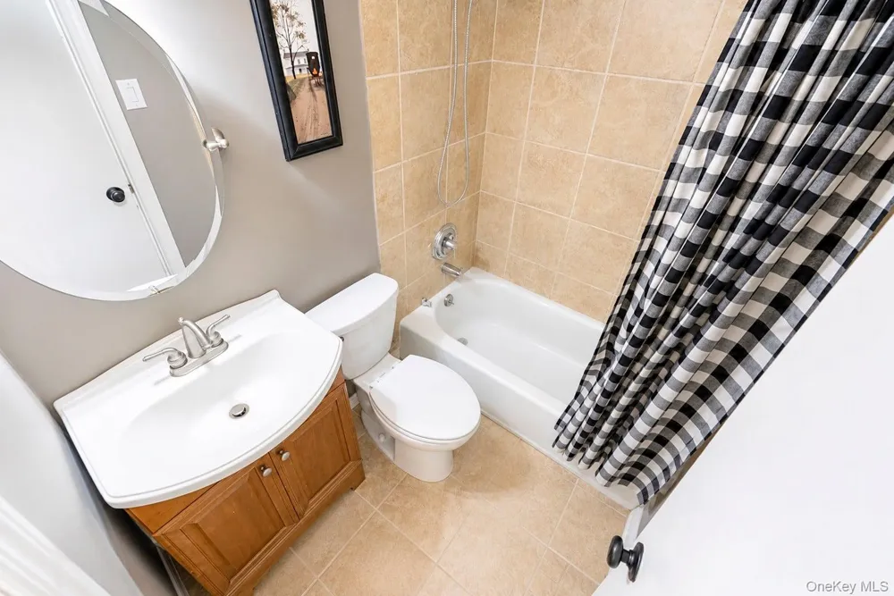 71 Westchester Drive Rocky Point, NY 11778