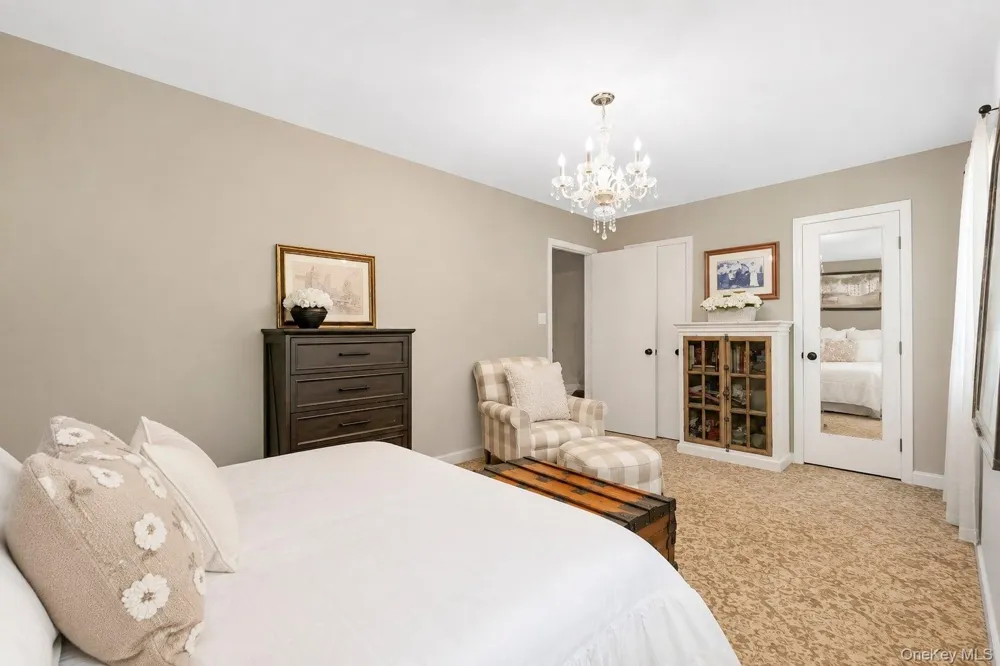 71 Westchester Drive Rocky Point, NY 11778