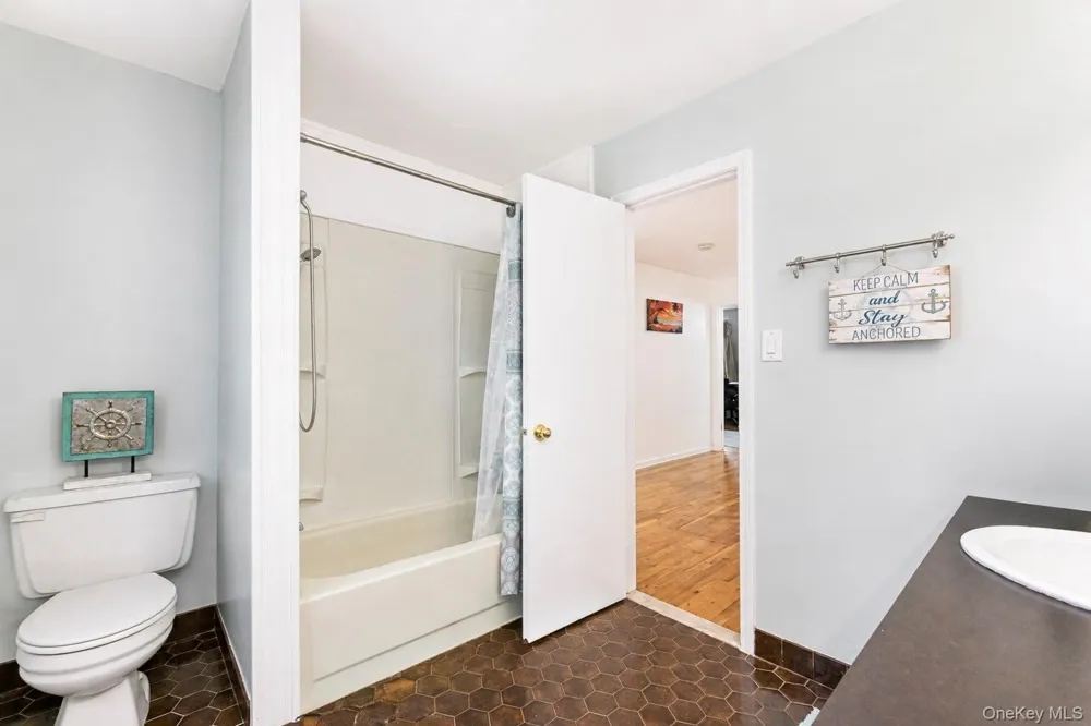 71 Westchester Drive Rocky Point, NY 11778