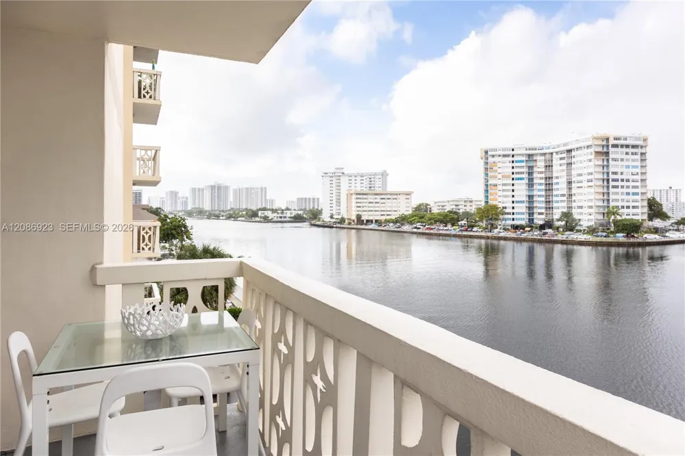 1817 S Ocean Dr #320 Hallandale Beach, FL 33009