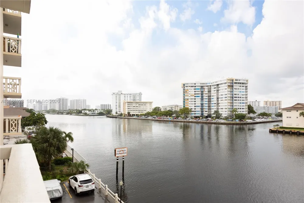 1817 S Ocean Dr #320 Hallandale Beach, FL 33009