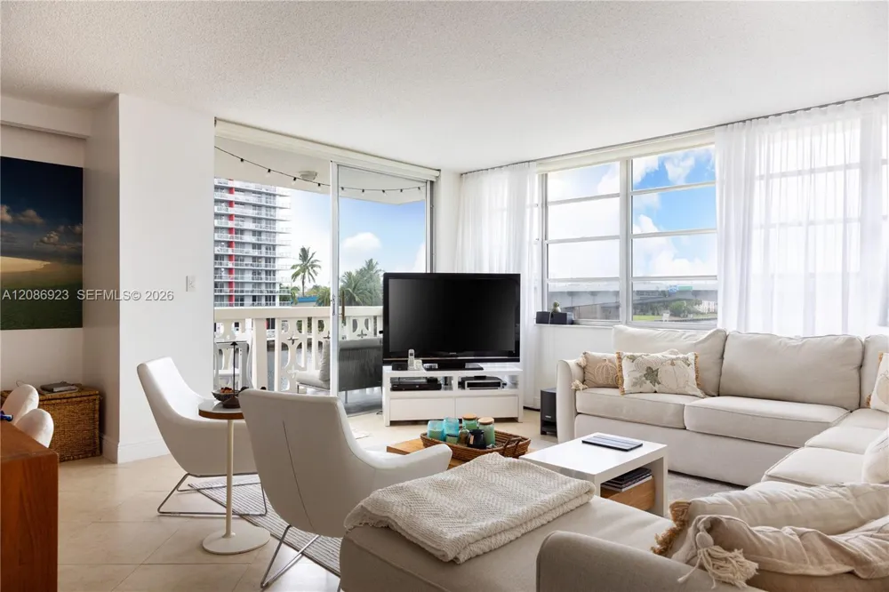 1817 S Ocean Dr #320 Hallandale Beach, FL 33009