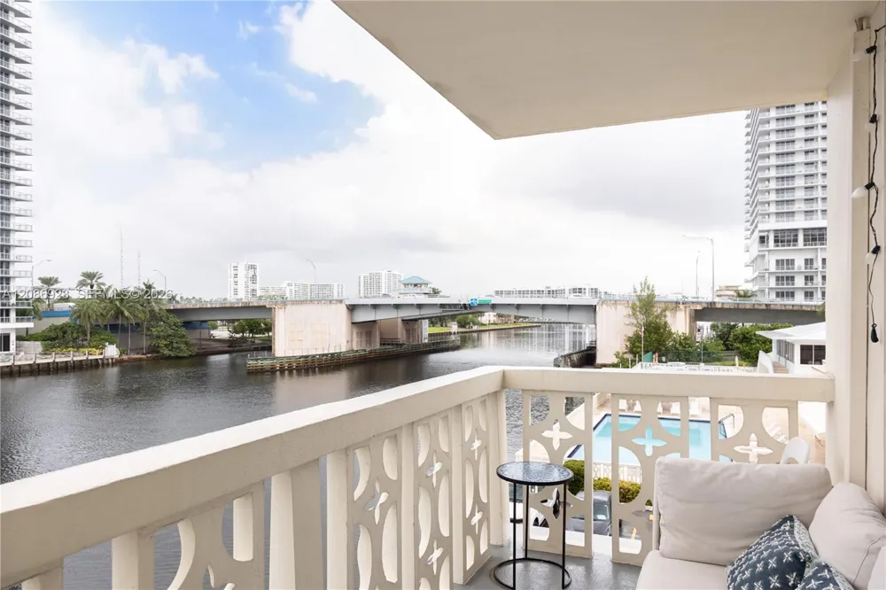 1817 S Ocean Dr #320 Hallandale Beach, FL 33009