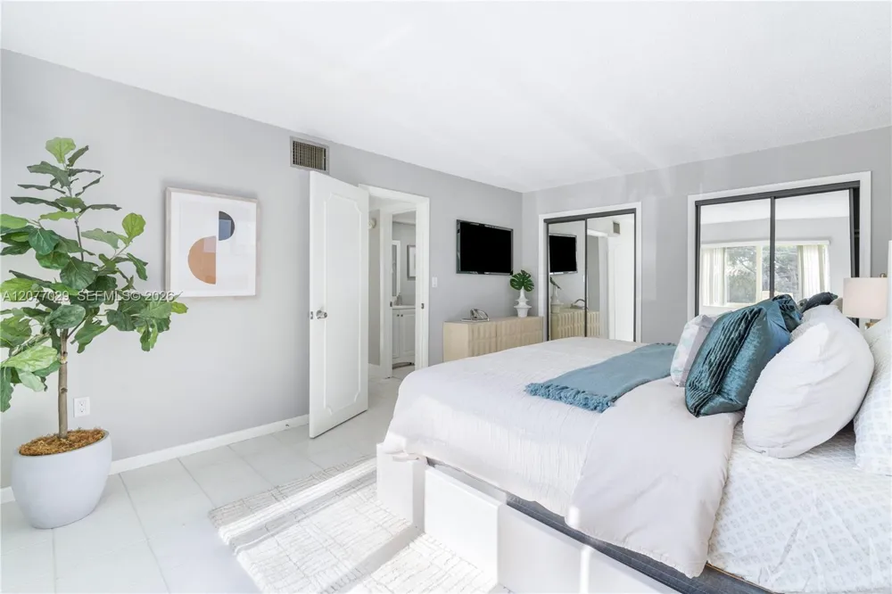 335 SW 20th St #1 Fort Lauderdale, FL 33315