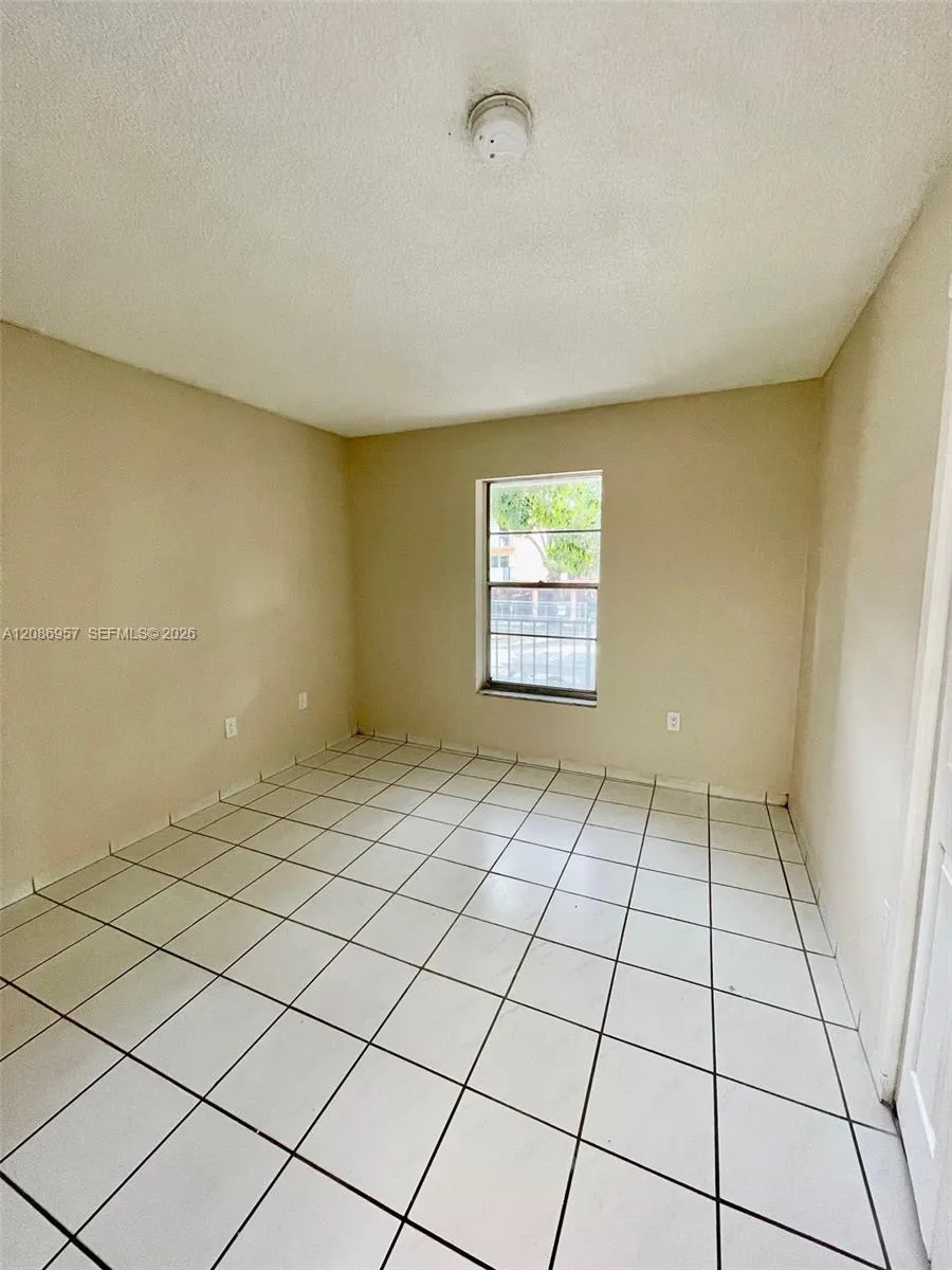 5625 W 20th Ave #215 Hialeah, FL 33012