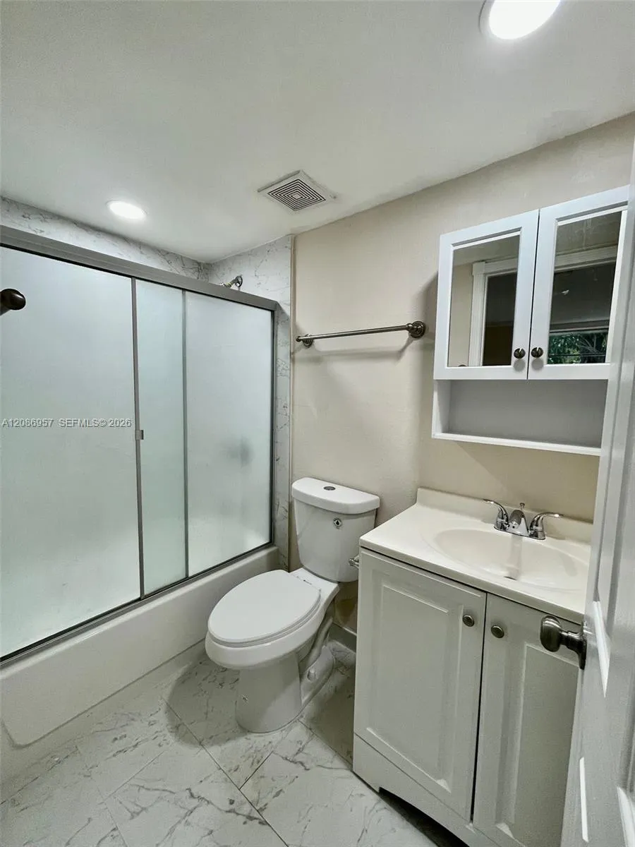 5625 W 20th Ave #215 Hialeah, FL 33012