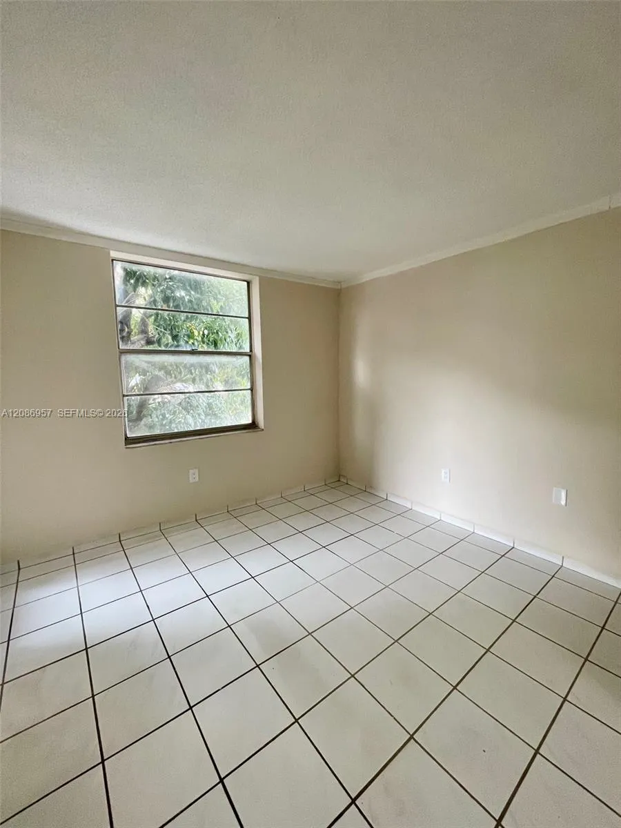 5625 W 20th Ave #215 Hialeah, FL 33012