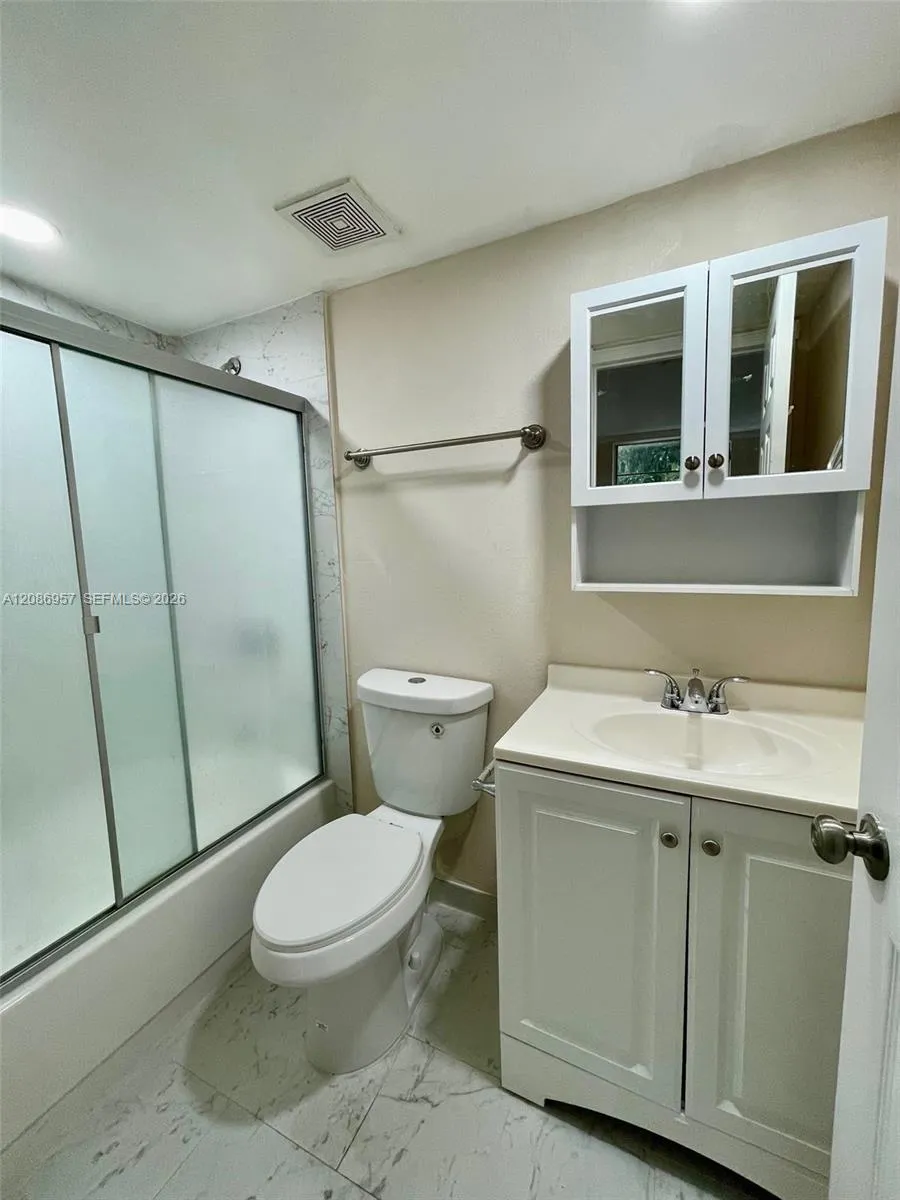 5625 W 20th Ave #215 Hialeah, FL 33012