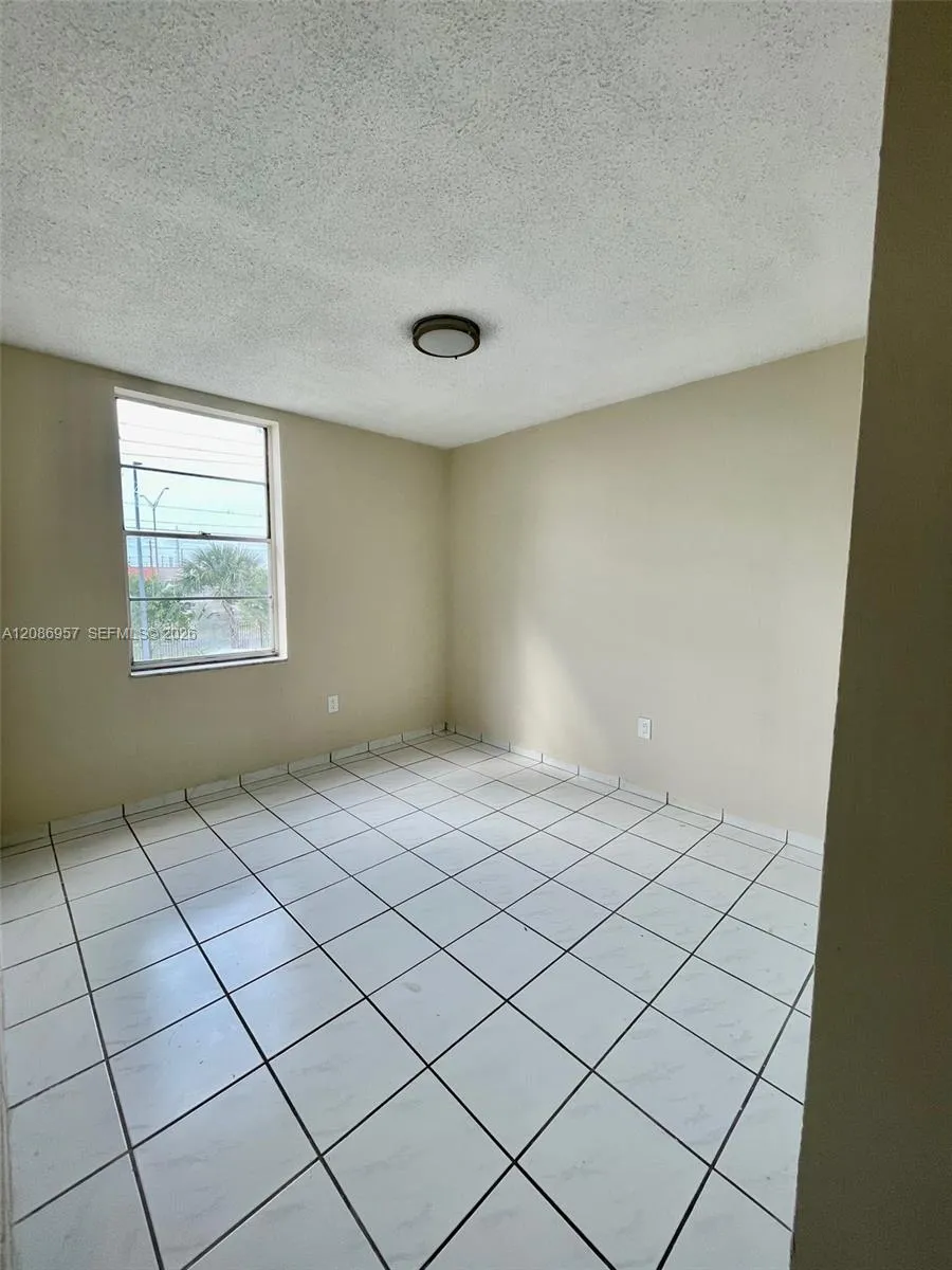 5625 W 20th Ave #215 Hialeah, FL 33012