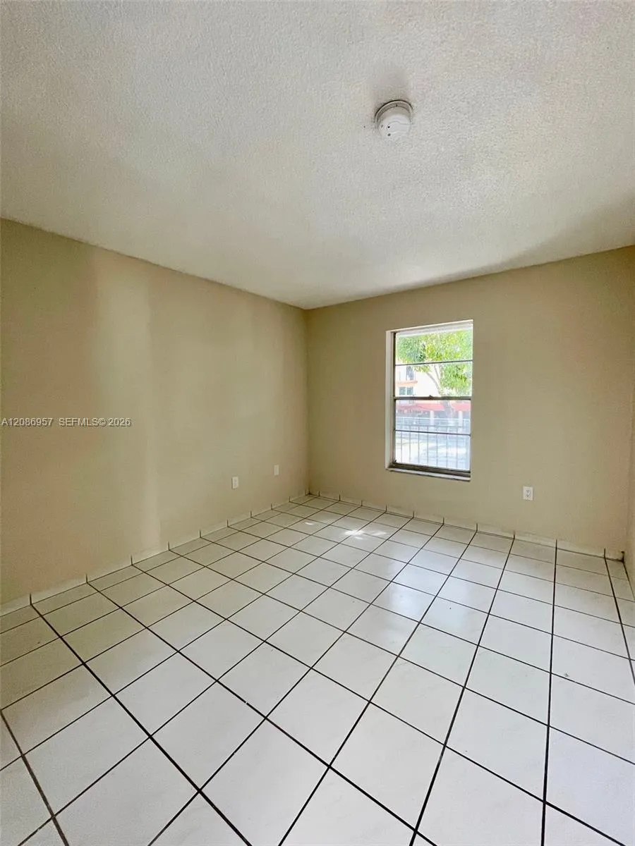 5625 W 20th Ave #215 Hialeah, FL 33012