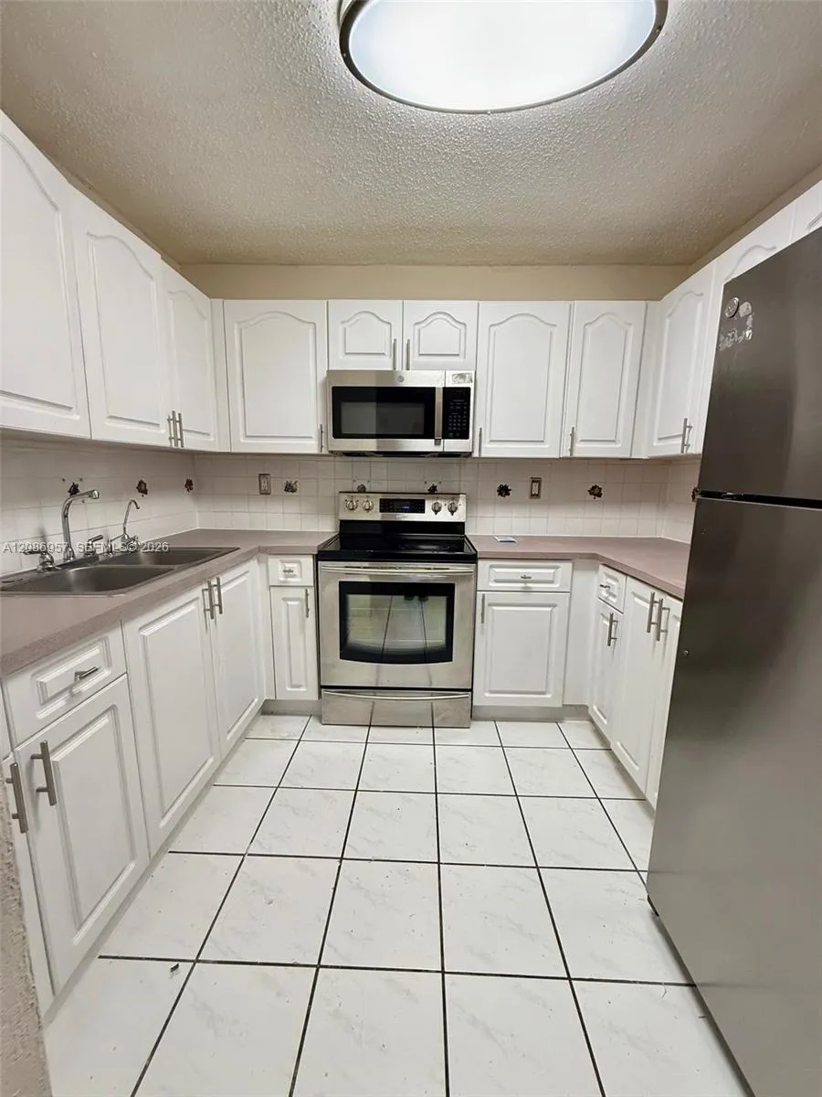 5625 W 20th Ave #215 Hialeah, FL 33012