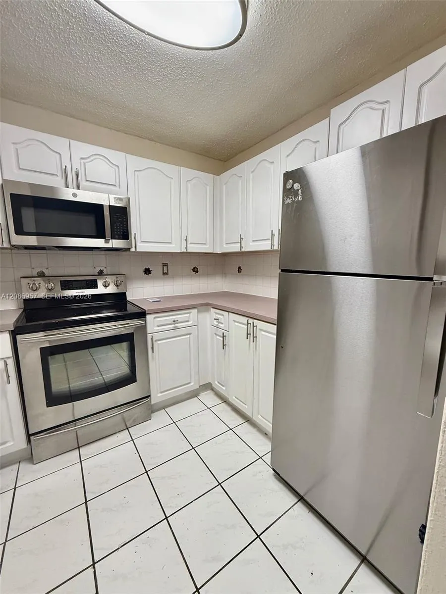 5625 W 20th Ave #215 Hialeah, FL 33012