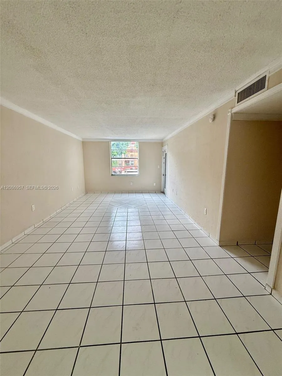 5625 W 20th Ave #215 Hialeah, FL 33012