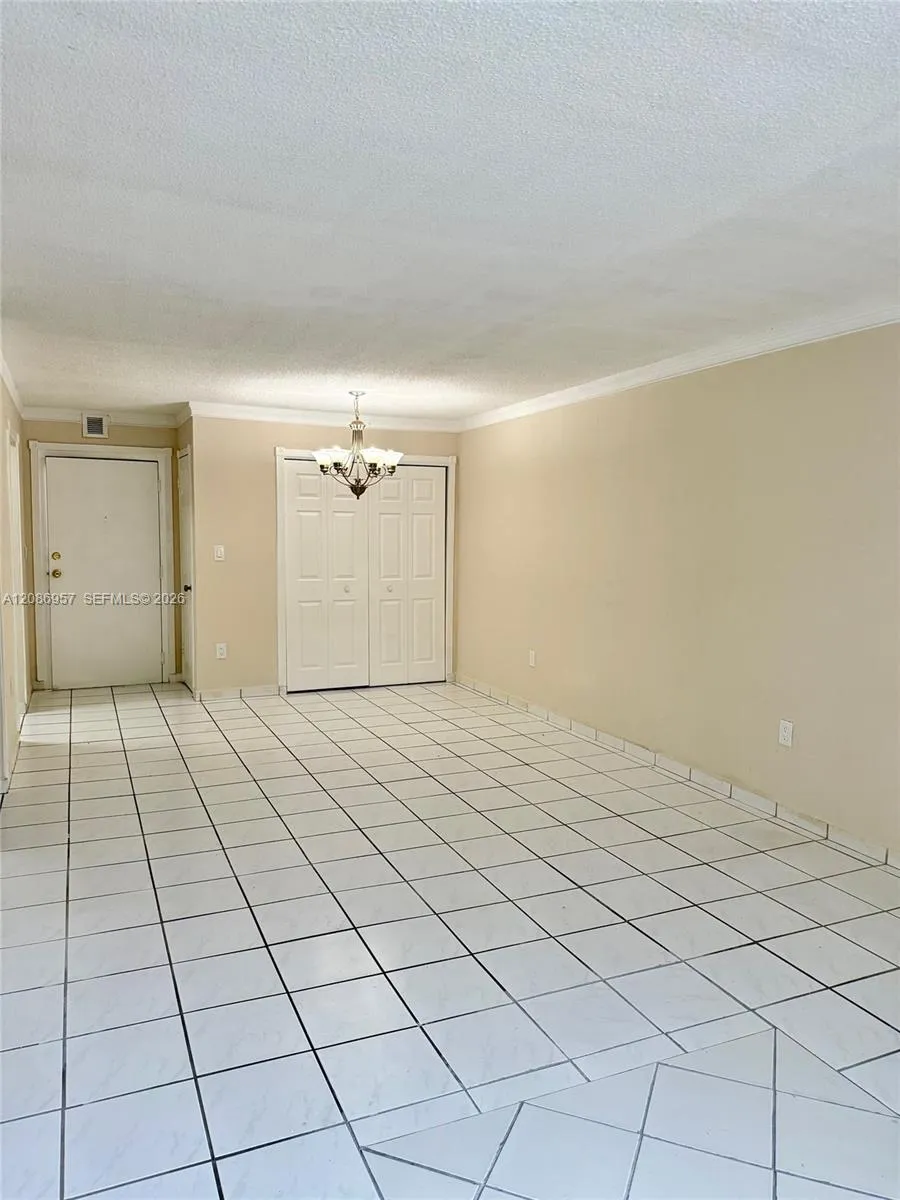 5625 W 20th Ave #215 Hialeah, FL 33012
