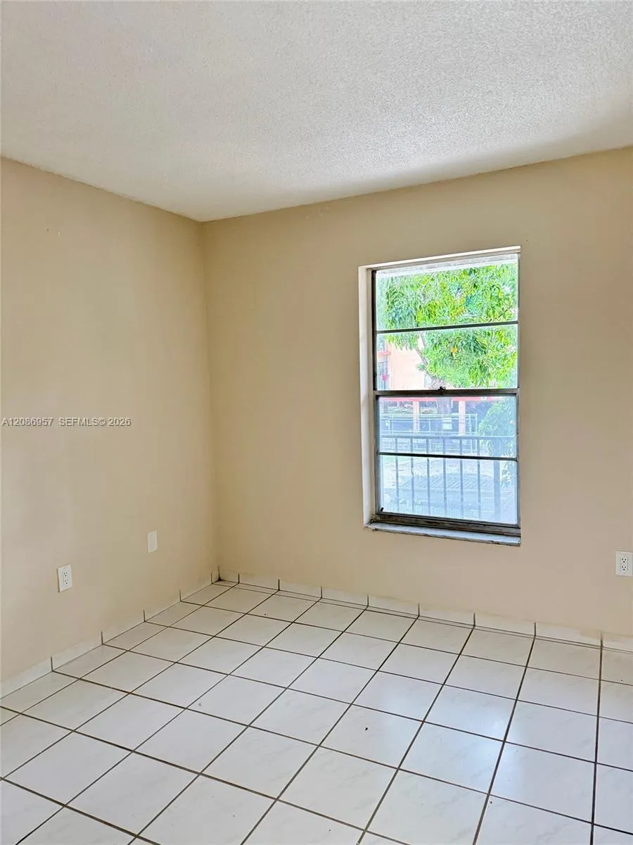 5625 W 20th Ave #215 Hialeah, FL 33012