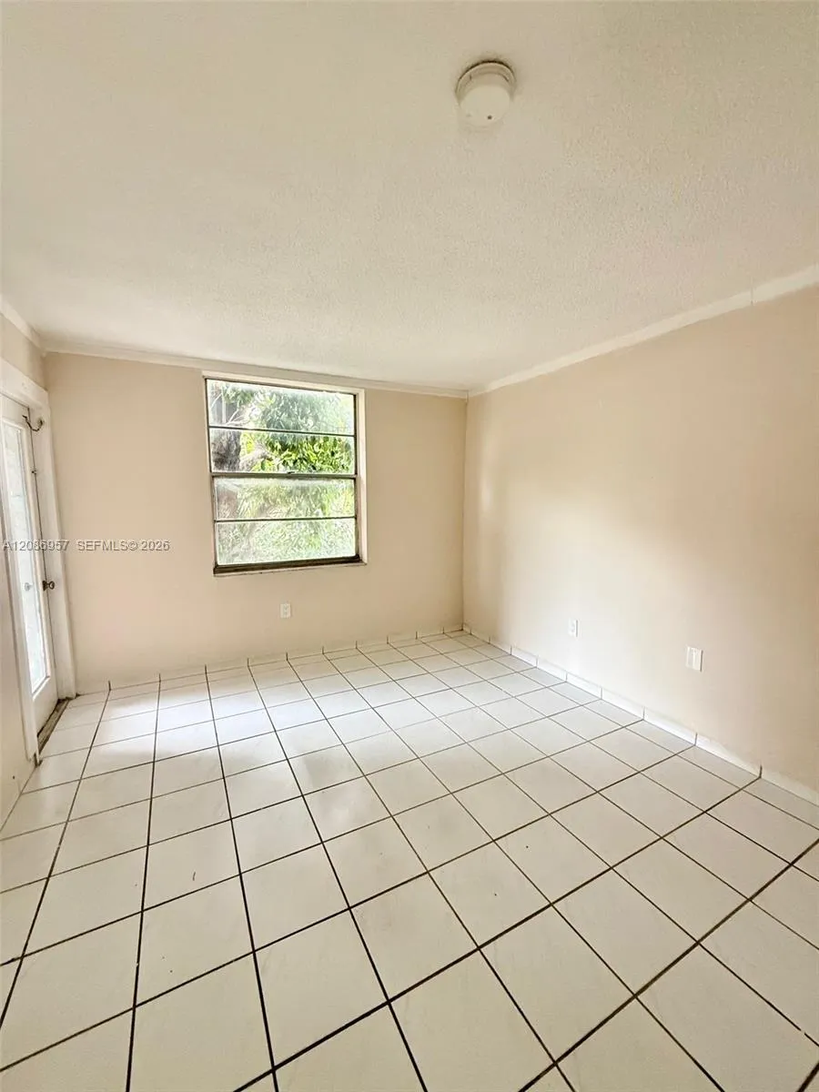 5625 W 20th Ave #215 Hialeah, FL 33012