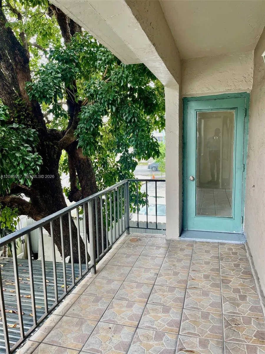 5625 W 20th Ave #215 Hialeah, FL 33012