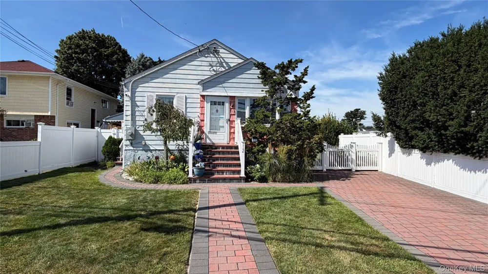 112 Morgan Street Hicksville, NY 11801