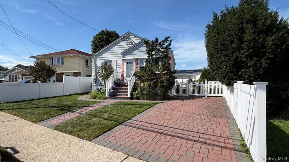 112 Morgan Street Hicksville, NY 11801