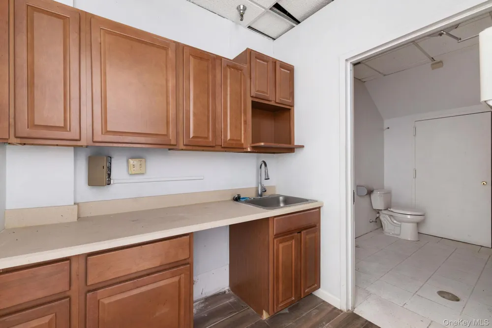2455 Central Park Avenue Yonkers, NY 10710