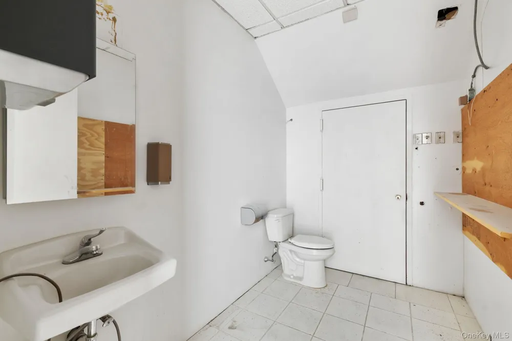 2455 Central Park Avenue Yonkers, NY 10710