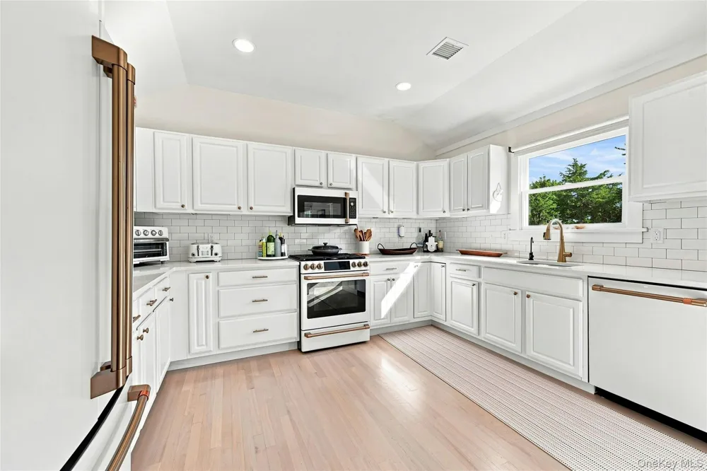 2737 Rocky Point Road East Marion, NY 11939