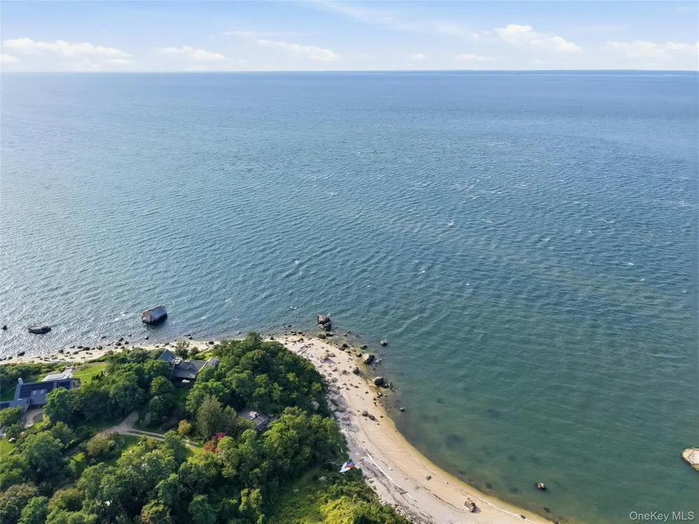 2737 Rocky Point Road East Marion, NY 11939
