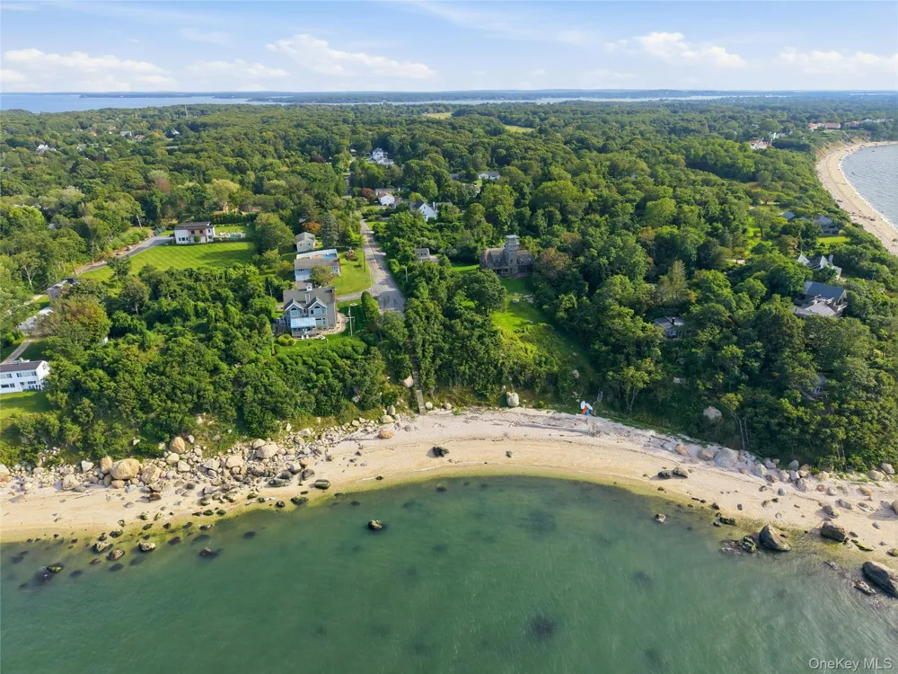 2737 Rocky Point Road East Marion, NY 11939