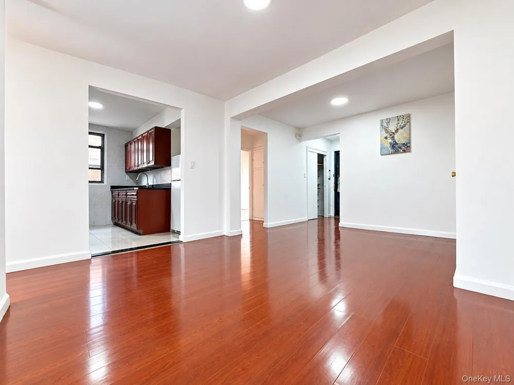 132-35 Sanford Avenue #5R Flushing, NY 11355