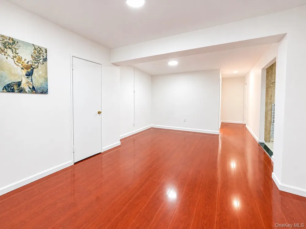 132-35 Sanford Avenue #5R Flushing, NY 11355