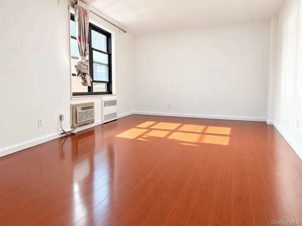 132-35 Sanford Avenue #5R Flushing, NY 11355