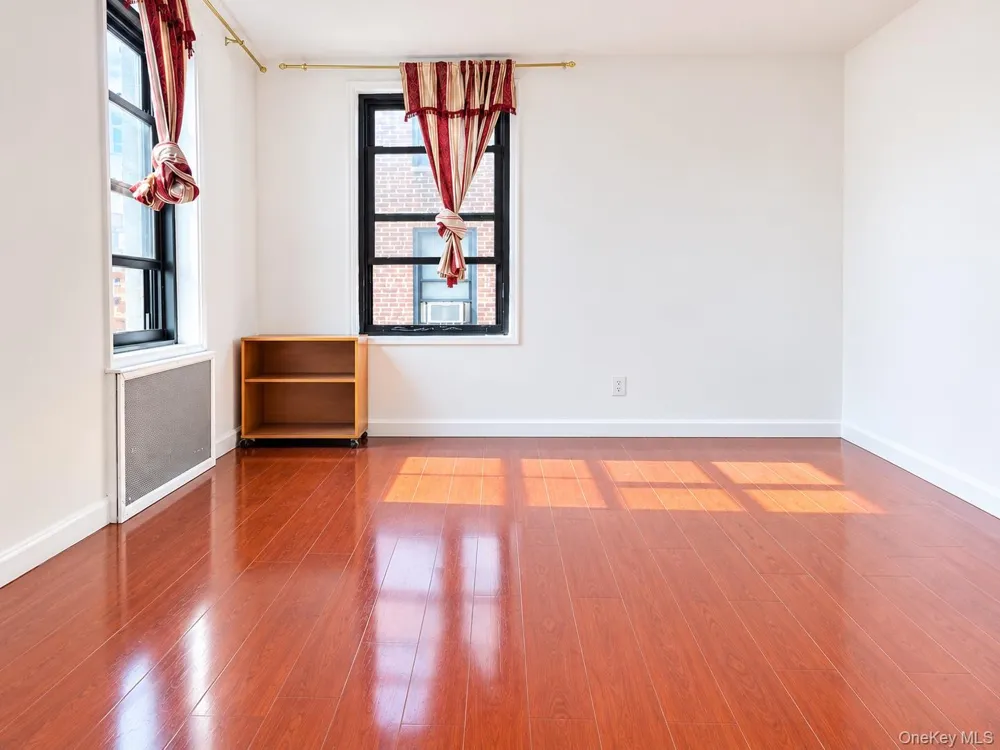 132-35 Sanford Avenue #5R Flushing, NY 11355