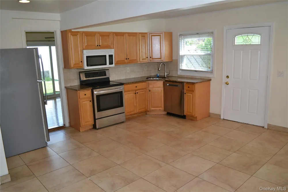 516 Long Beach Road Island Park, NY 11558