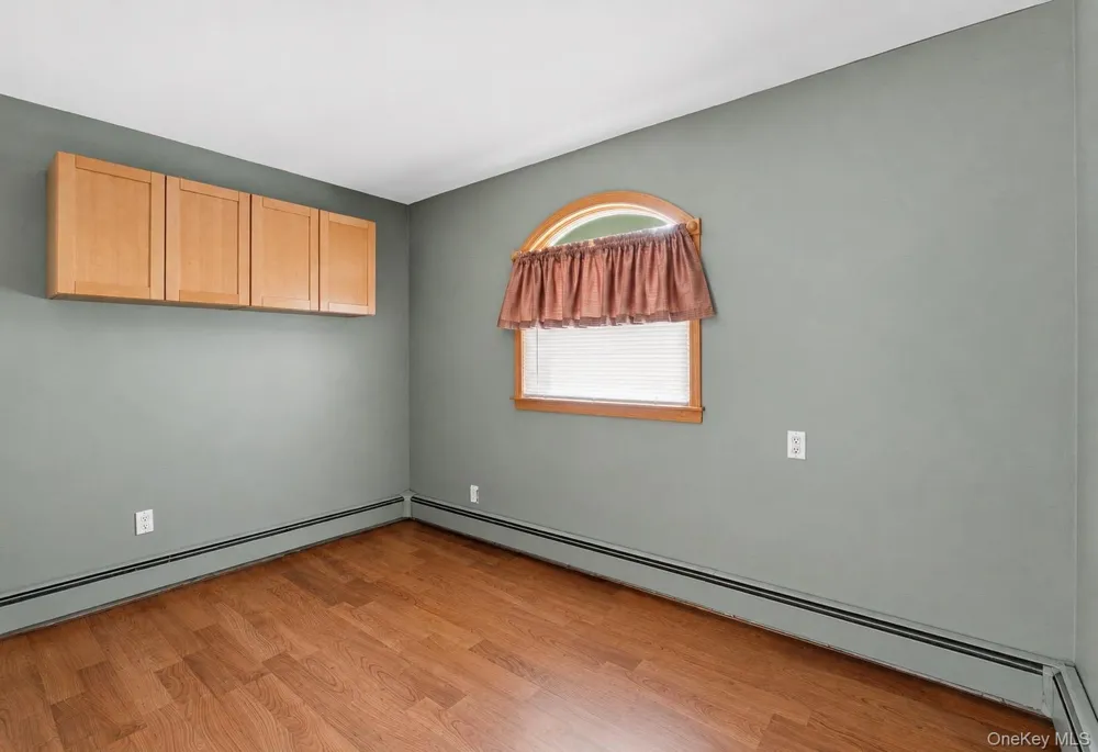 12 Cable Lane Hicksville, NY 11801