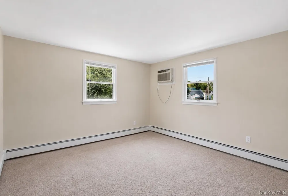 12 Cable Lane Hicksville, NY 11801