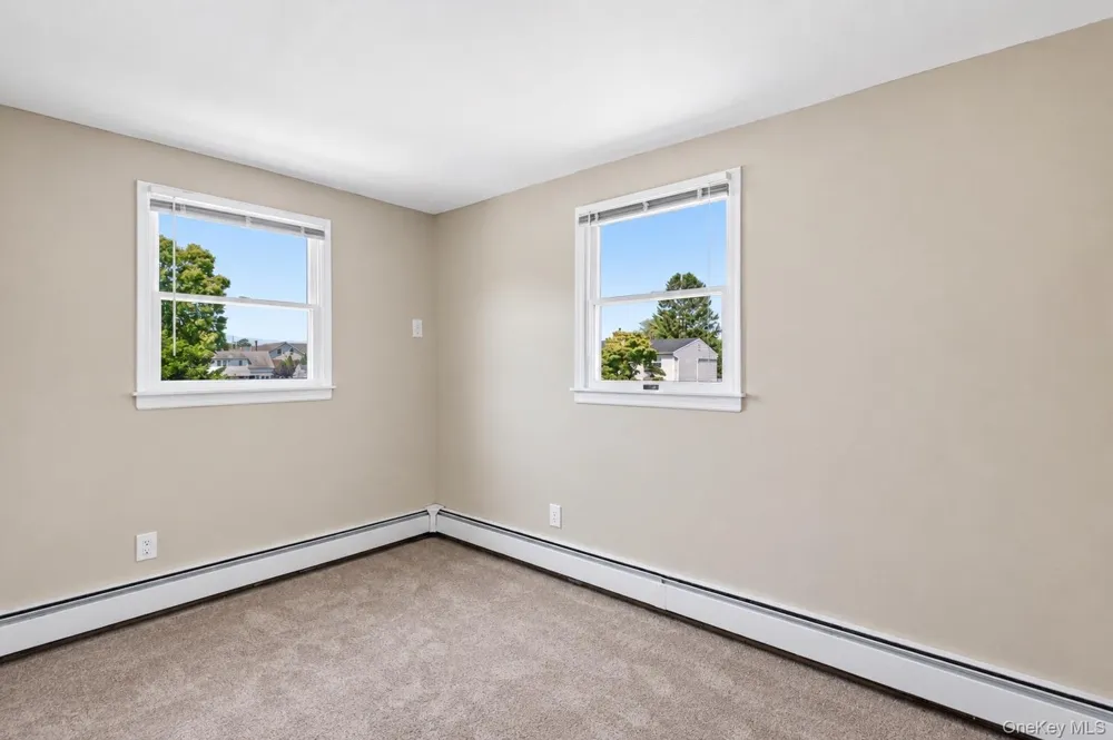 12 Cable Lane Hicksville, NY 11801