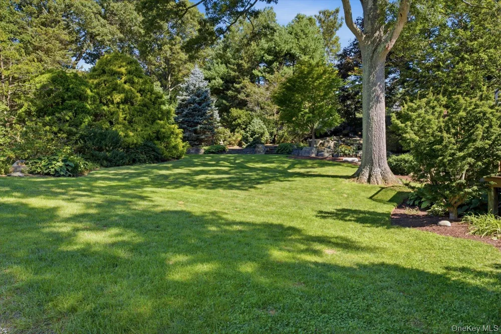 772 Pulaski Road Greenlawn, NY 11740