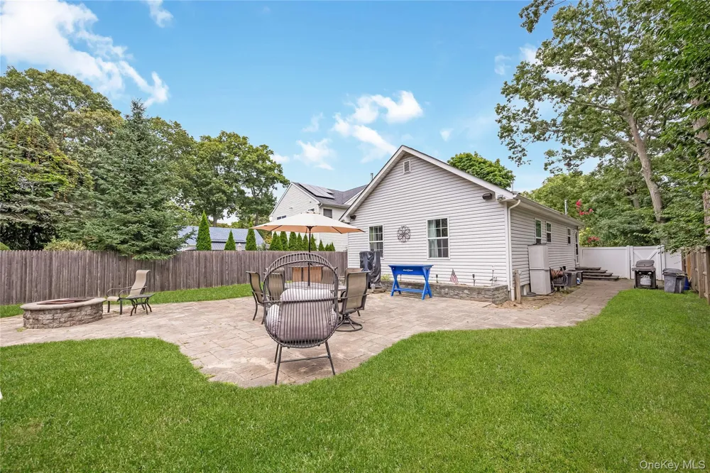 393 W End Avenue Shirley, NY 11967