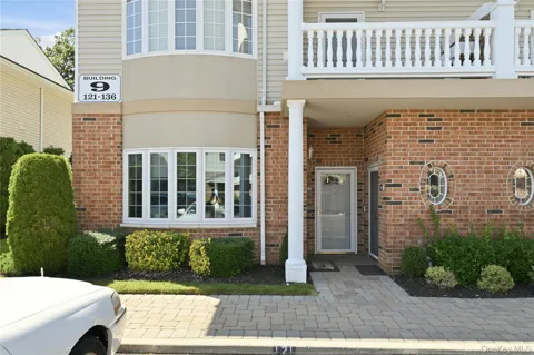 121 Francesca Way