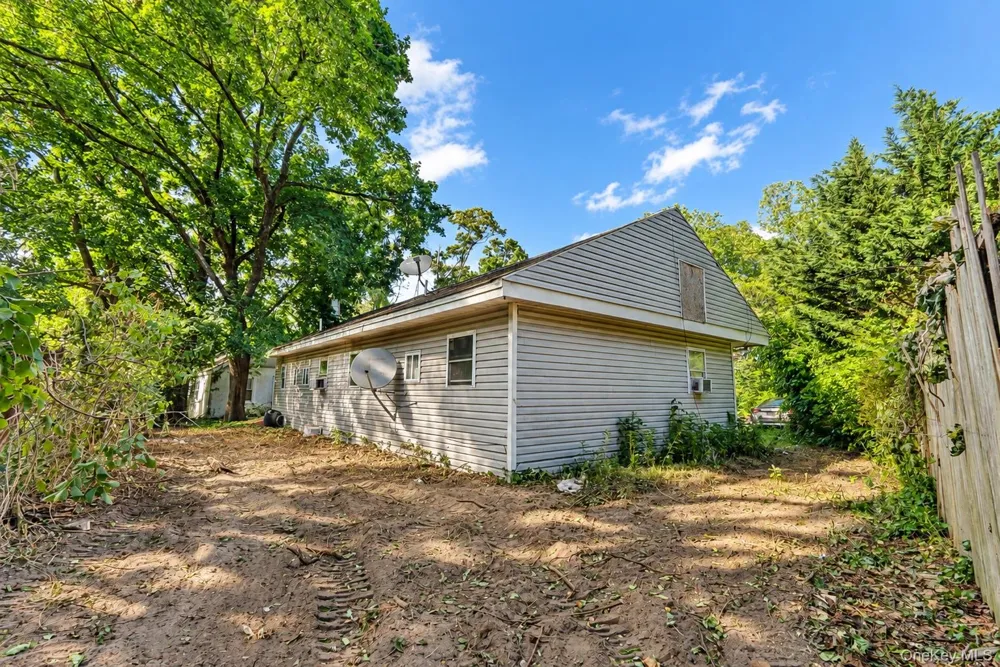 3 Lillian Drive Lake Ronkonkoma, NY 11779