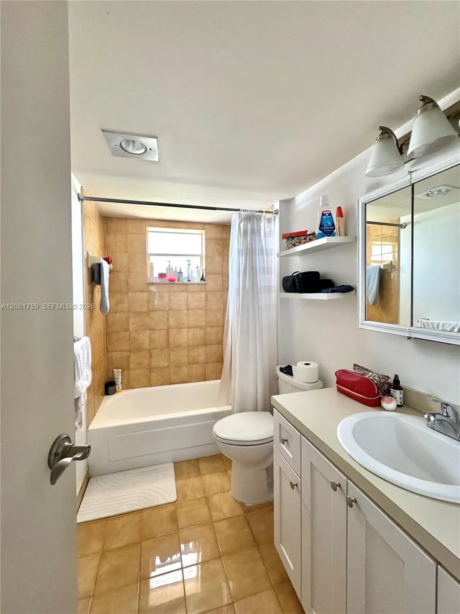100 Edgewater Dr #305 Coral Gables, FL 33133