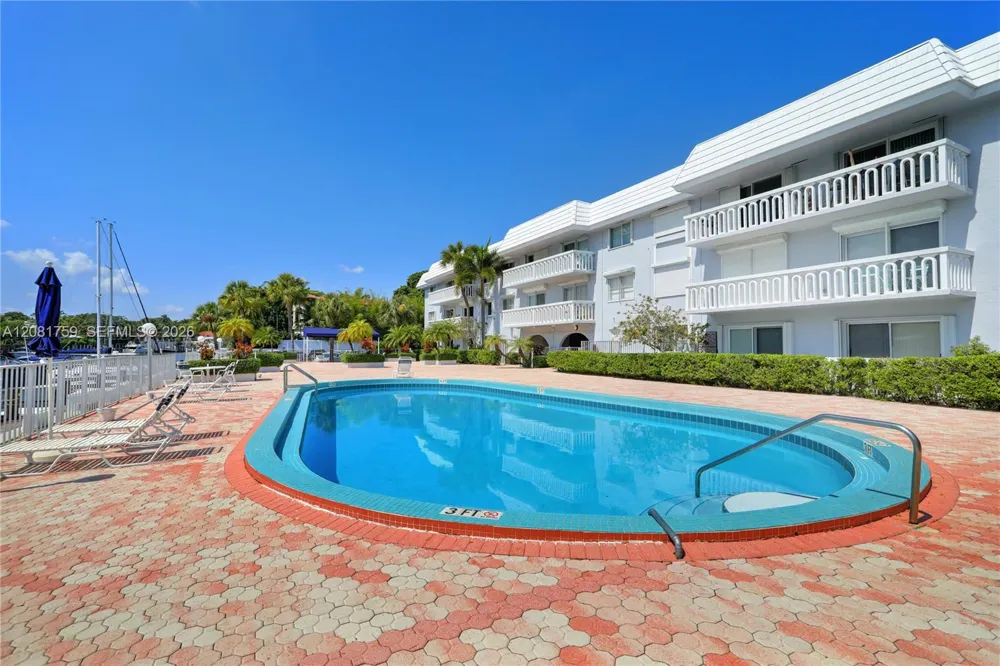 100 Edgewater Dr #305 Coral Gables, FL 33133