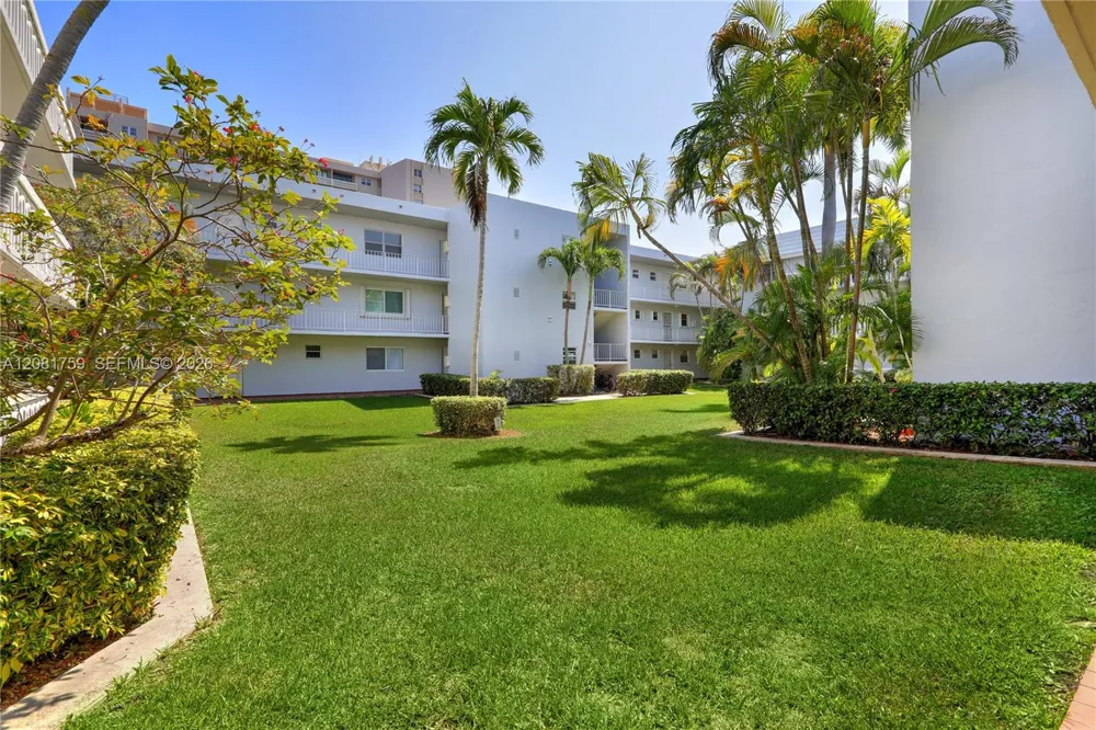 100 Edgewater Dr #305 Coral Gables, FL 33133